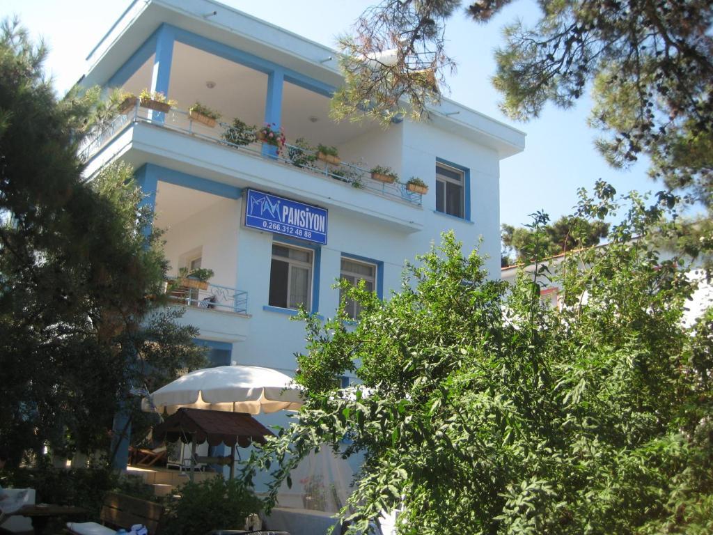 Mavi Pension Hotel ไอวาลิค ภายนอก รูปภาพ