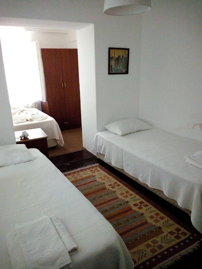 Mavi Pension Hotel ไอวาลิค ภายนอก รูปภาพ